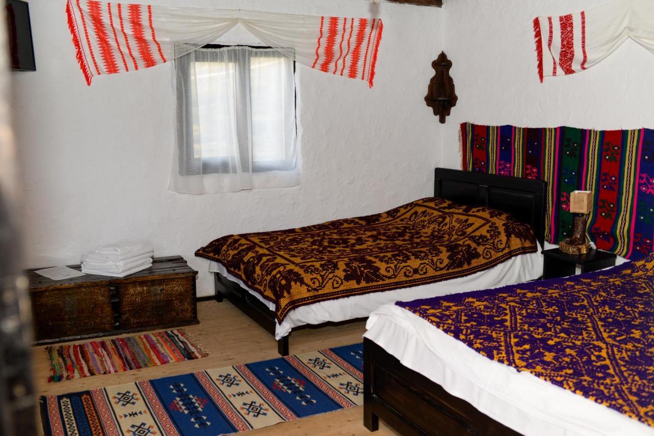 Hotel Satu Muscelean à Albestii de Muscel Extérieur photo